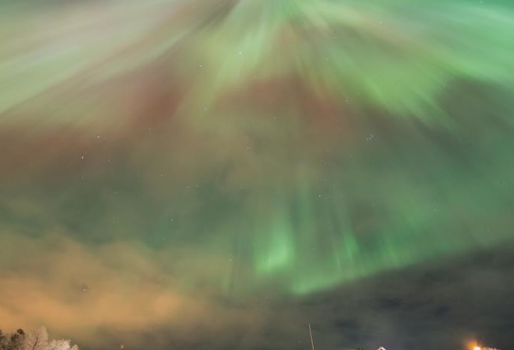 Polarlichter über Hotel Inari